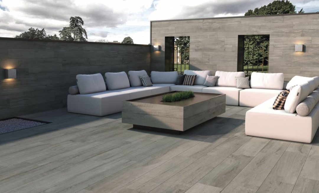 Carrelage imitation bois grand passage pour sol avec des nuances naturelles : Flow